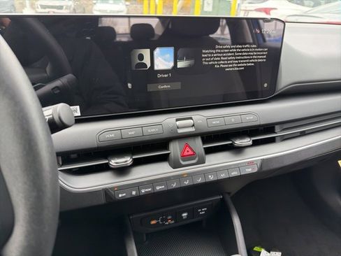 New 2025 Kia K4 LXS image 11