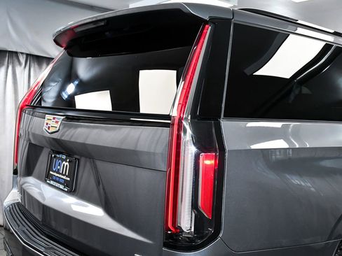 Used 2022 Cadillac Escalade ESV Sport w/ Touring Package AWD/4WD image 90