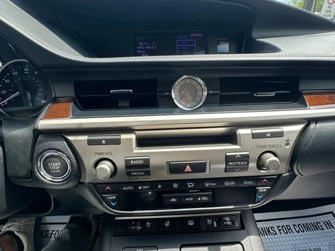 Used 2013 Lexus ES 350 w/ Luxury Pkg FWD image 14
