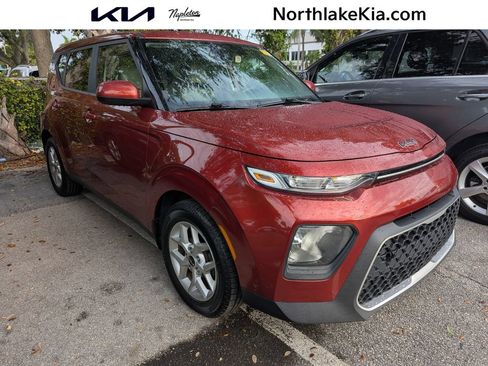 Used 2022 Kia Soul LX w/ Technology Package FWD image 1