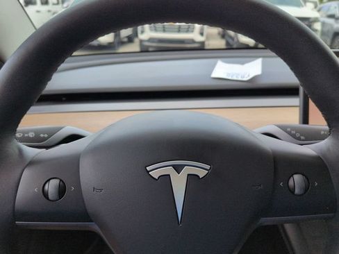 Used 2022 Tesla Model 3 Long Range AWD/4WD image 27