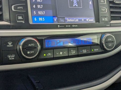 Used 2016 Toyota Highlander Limited FWD image 23