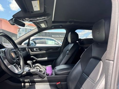 Used 2019 Porsche Cayenne S AWD/4WD image 3