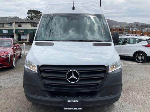 Used 2022 Mercedes-Benz Sprinter 2500 image 65