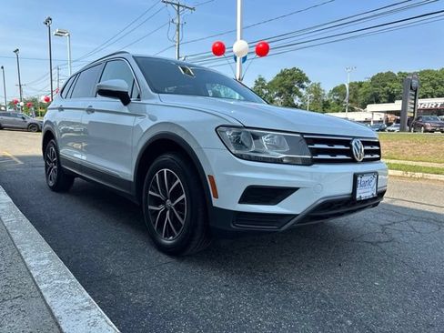 Used 2021 Volkswagen Tiguan SE w/ Panoramic Sunroof Package AWD/4WD image 6