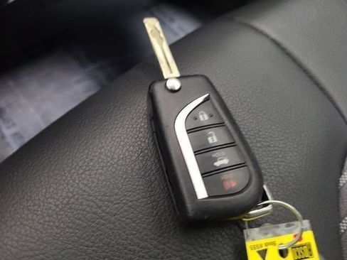 Certified 2023 Toyota Camry SE FWD image 32