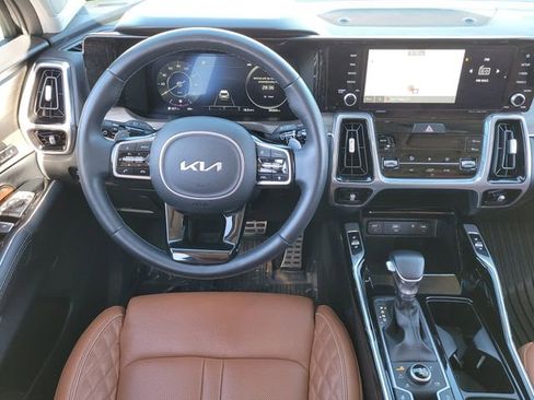 Certified 2023 Kia Sorento SX Prestige image 13