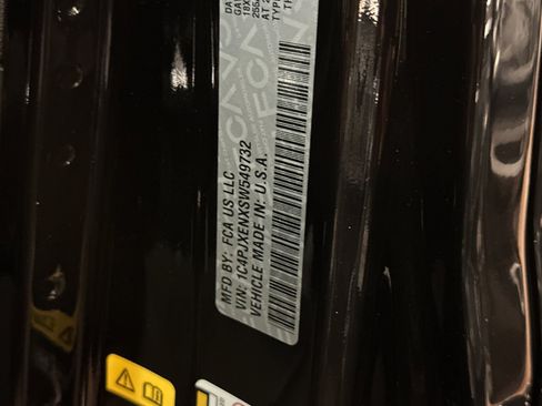 New 2025 Jeep Wrangler Sahara w/ Safety Group image 28