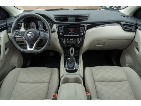 Used 2020 Nissan Rogue Sport SV image 17