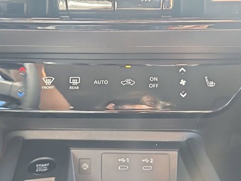 New 2026 Nissan Kicks SR w/ Cold Weather Package image 19