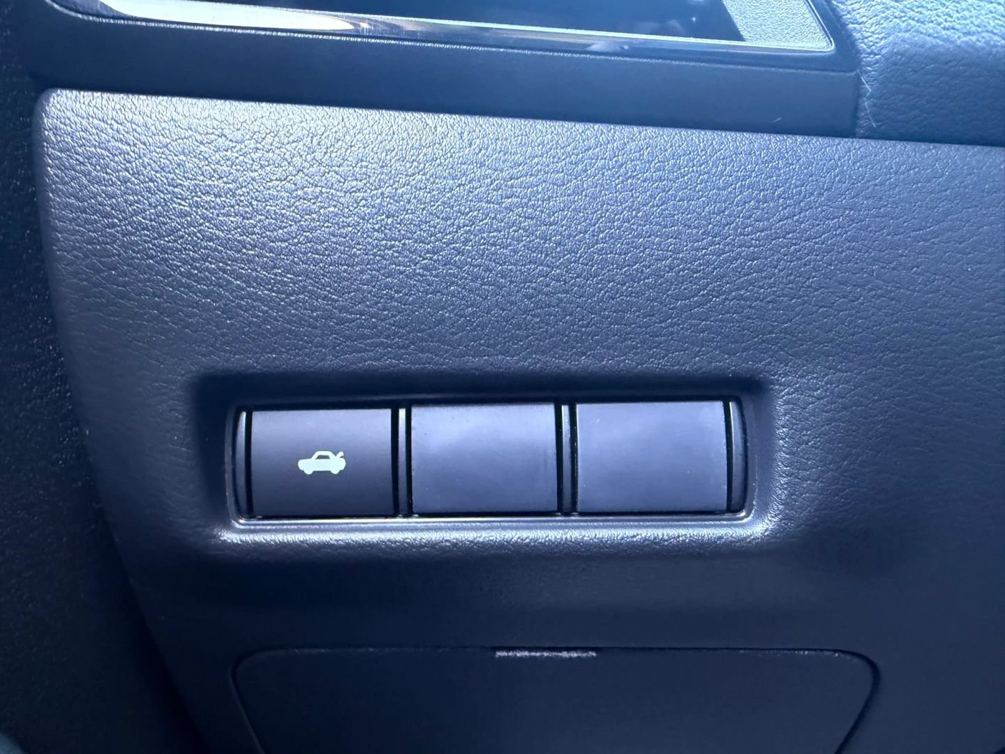Used 2026 Nissan Sentra SR w/ Floor Mat Package FWD image 33