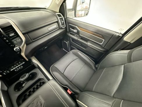 Used 2023 RAM 3500 Laramie AWD/4WD image 11