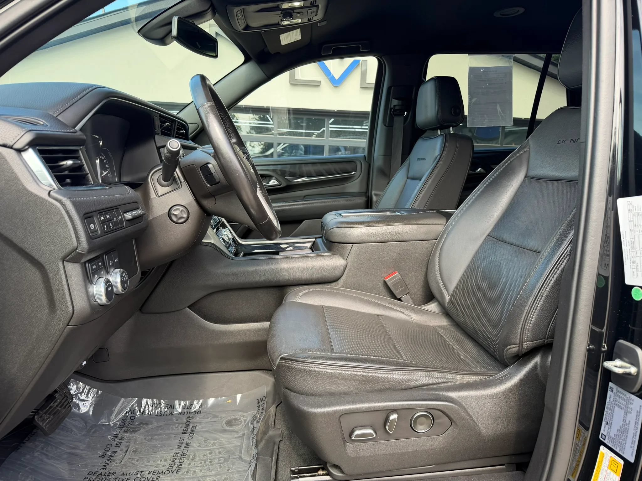 Used 2021 GMC Yukon Denali AWD/4WD image 15