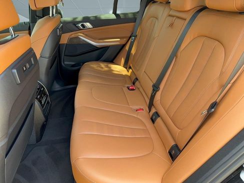 Used 2022 BMW X5 sDrive40i w/ Luxury Seating Package RWD image 24
