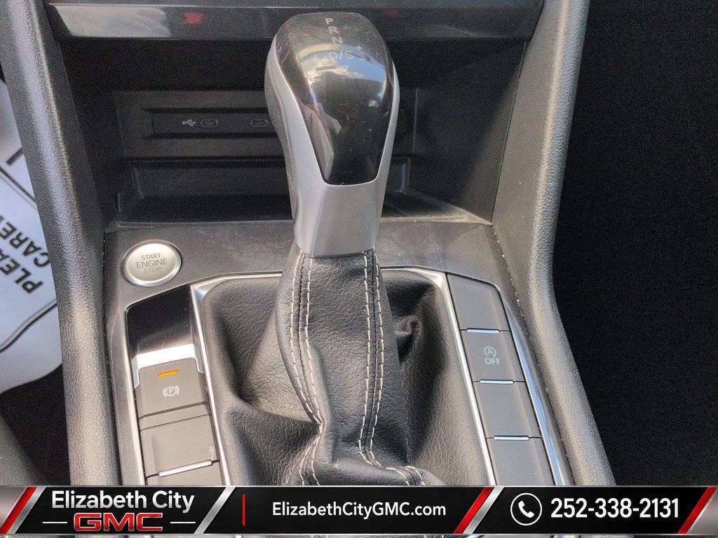 Used 2023 Volkswagen Tiguan SE FWD image 13