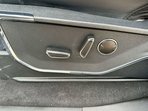 Used 2023 Ford F150 Platinum image 12