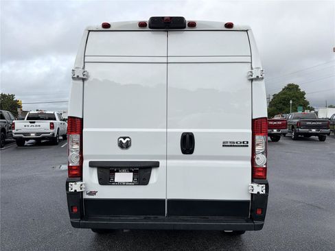 Used 2025 RAM ProMaster 2500 w/ Convenience Group FWD image 6