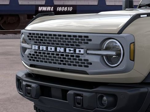 New 2026 Ford Bronco Badlands AWD/4WD image 19