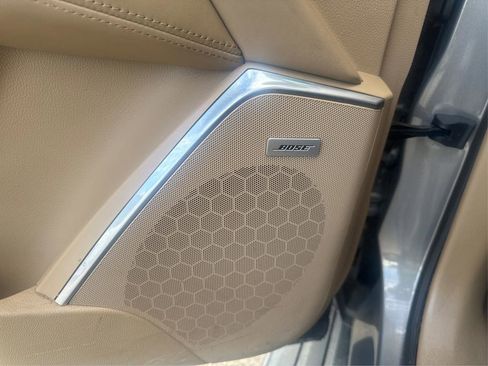 Used 2018 Cadillac Escalade Platinum RWD image 27