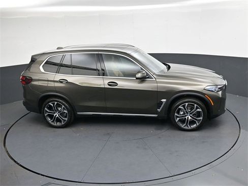 New 2026 BMW X5 sDrive40i image 18