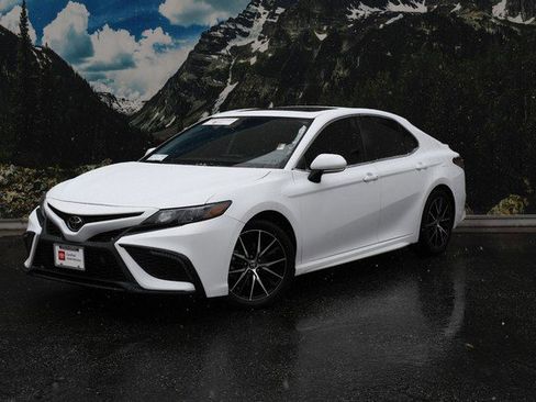 Certified 2023 Toyota Camry SE image 6