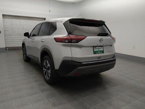 Used 2022 Nissan Rogue SV image 5