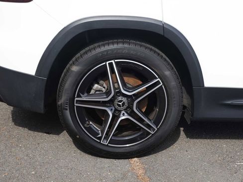 Used 2023 Mercedes-Benz GLB 250 4MATIC image 6