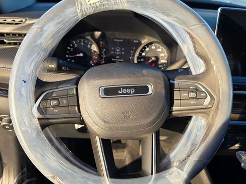 New 2026 Jeep Compass Latitude image 14