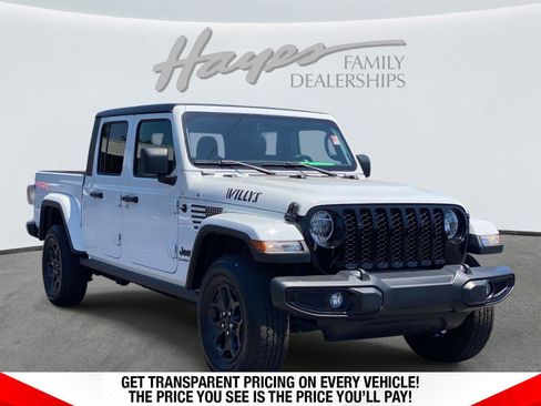 Used 2022 Jeep Gladiator Sport AWD/4WD image 1