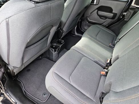 Used 2024 Jeep Wrangler Sport S image 19