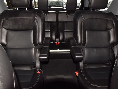 Certified 2022 Ford Explorer Limited w/ Limited Technology Package image 22