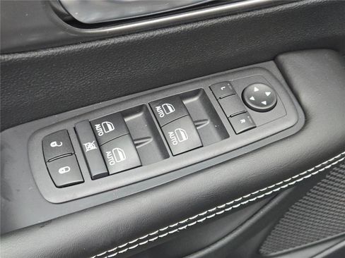 New 2026 Chrysler Pacifica Select image 22