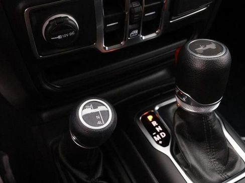 Used 2022 Jeep Wrangler Unlimited Sport image 19