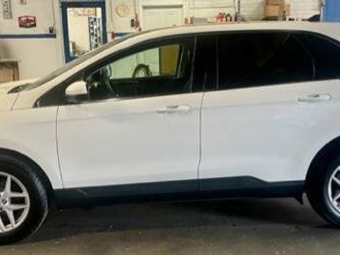 Certified 2023 Ford Edge SEL w/ Convenience Package image 3