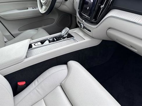 Certified 2023 Volvo XC60 B6 Ultimate w/ Protection Package Premier image 17