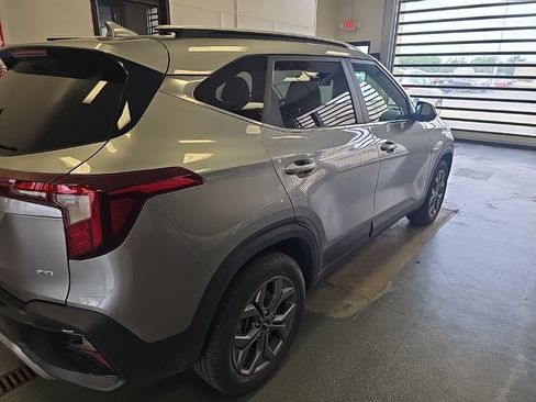 Used 2024 Kia Seltos S AWD/4WD image 3