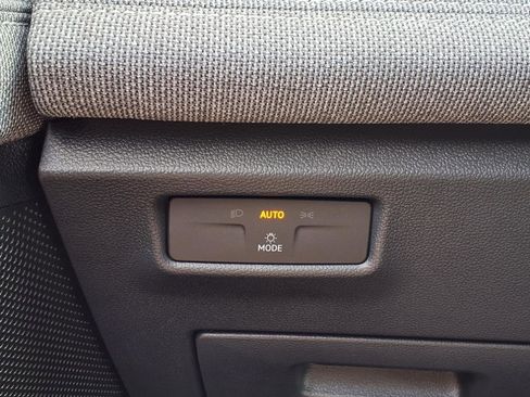 New 2025 Volkswagen Tiguan S w/ 18" Wheel Package image 22