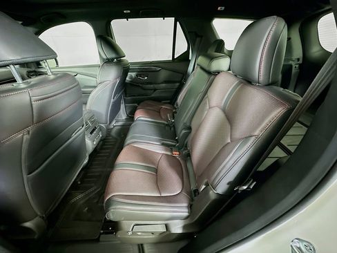 Used 2025 Honda Pilot Black Edition image 15