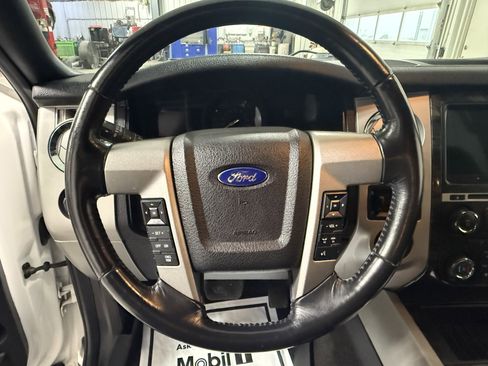 Used 2016 Ford Expedition Limited image 28