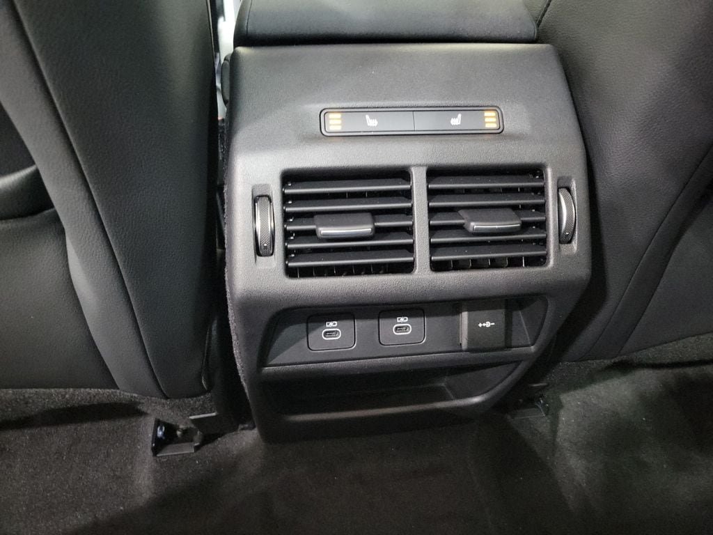 New 2024 Land Rover Discovery Sport Dynamic SE AWD/4WD image 23