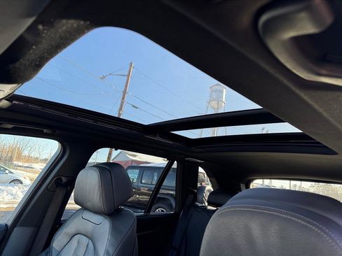 Used 2017 BMW X5 xDrive50i image 7