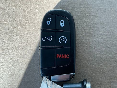 Used 2020 Jeep Grand Cherokee Limited image 36