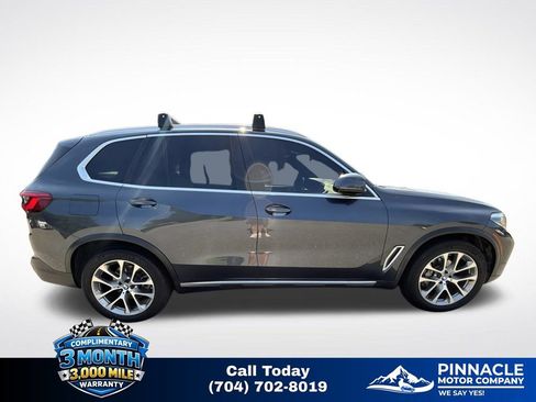 Used 2019 BMW X5 xDrive40i w/ Premium Package AWD/4WD image 3