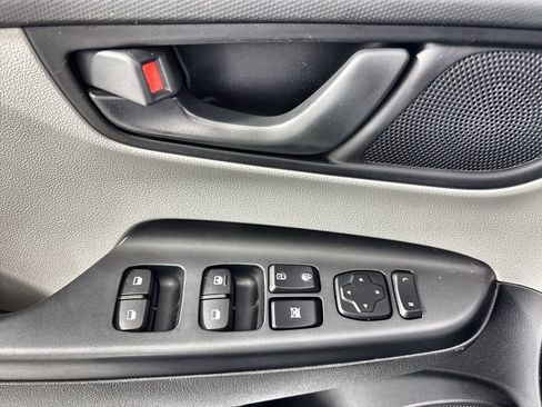 Used 2022 Hyundai Kona SE FWD image 15