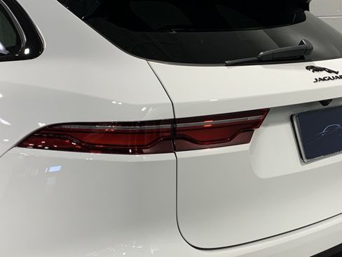 New 2026 Jaguar F-PACE R-Dynamic S image 17