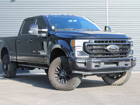 Used 2022 Ford F350 Lariat w/ Tremor Off-Road Package image 3