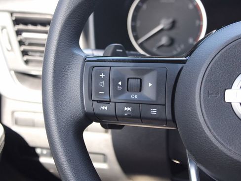 Used 2023 Nissan Rogue SV image 20