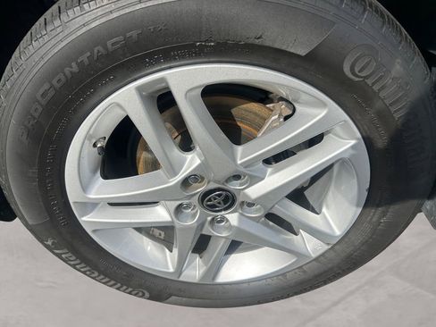 Used 2020 Toyota C-HR LE FWD image 14