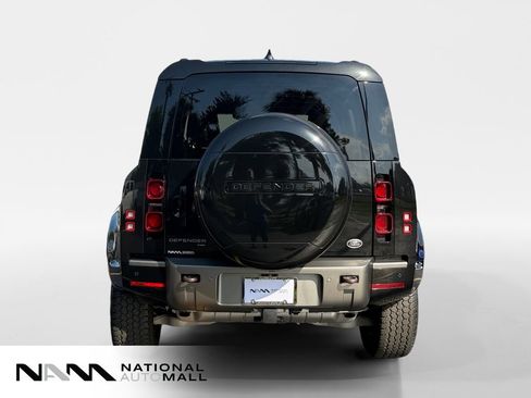 Used 2022 Land Rover Defender 110 X-Dynamic SE AWD/4WD image 4