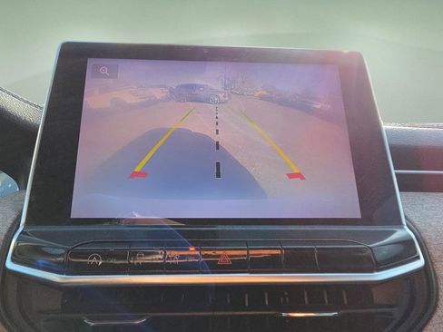 Used 2022 Jeep Compass Sport image 31